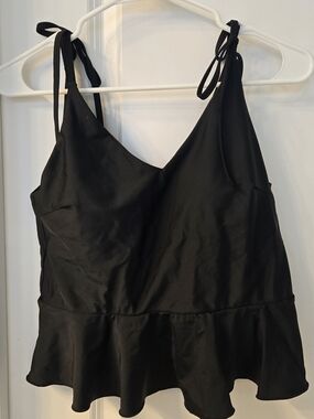 Breastfeeding Friendly Black Tie-Shoulder Swim Tankini with Flared Hem